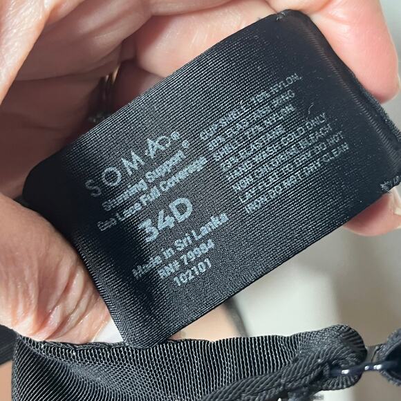 SOMA Bra Black Geo Lace Stunning Support Full Coverage Comfort Underwire 34D - Picture 7 of 7